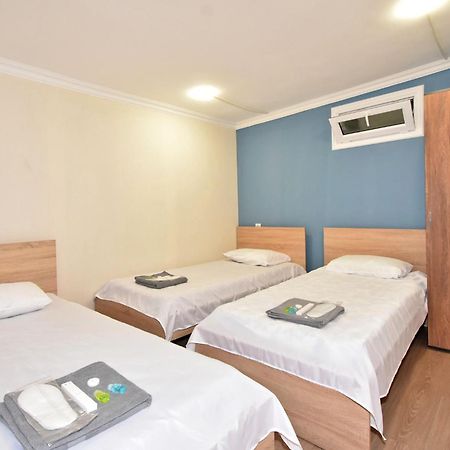 Aaaa Hotel Yerevan Bagian luar foto