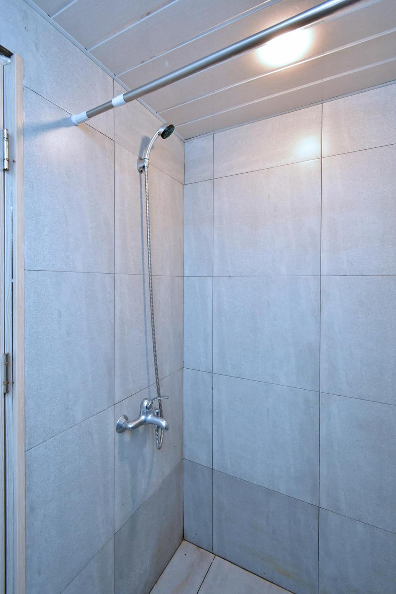 Aaaa Hotel Yerevan Bagian luar foto