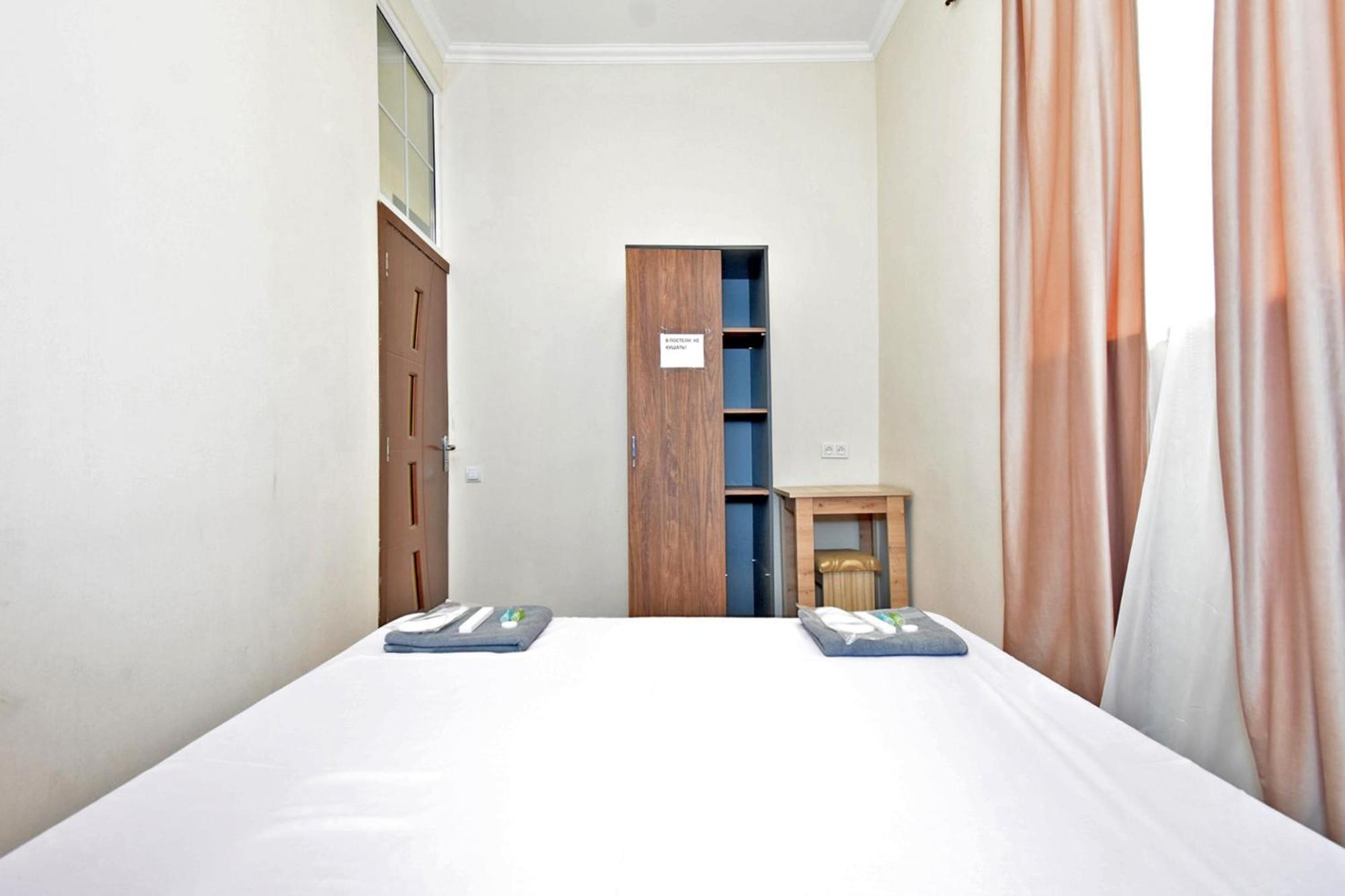 Aaaa Hotel Yerevan Bagian luar foto