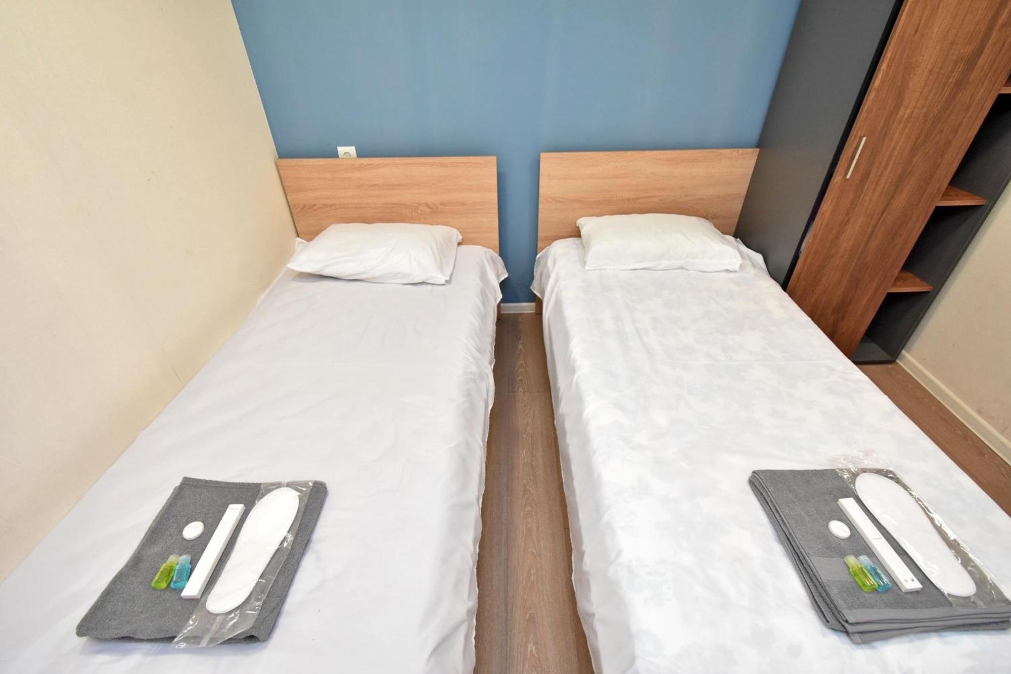 Aaaa Hotel Yerevan Bagian luar foto