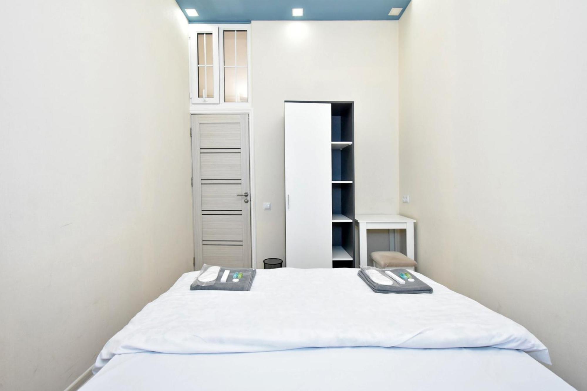 Aaaa Hotel Yerevan Bagian luar foto